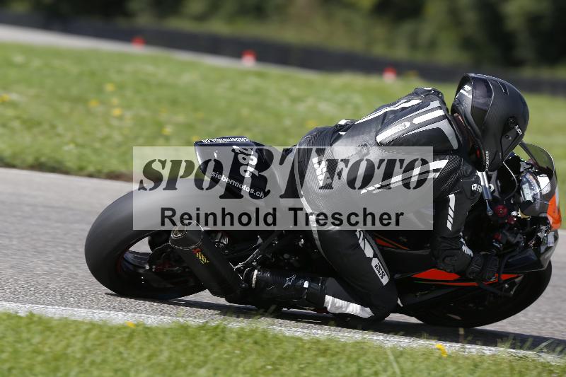 /Archiv-2025/53 16.09.2025 Track Day Domi Aegerter ADR/Gruppe rot/4